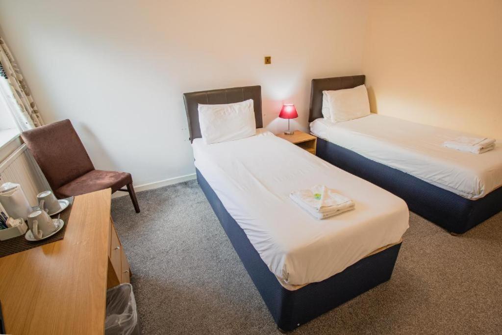 เดอะ เบน มอร์ Hotel Grantown-on-Spey ภายนอก รูปภาพ