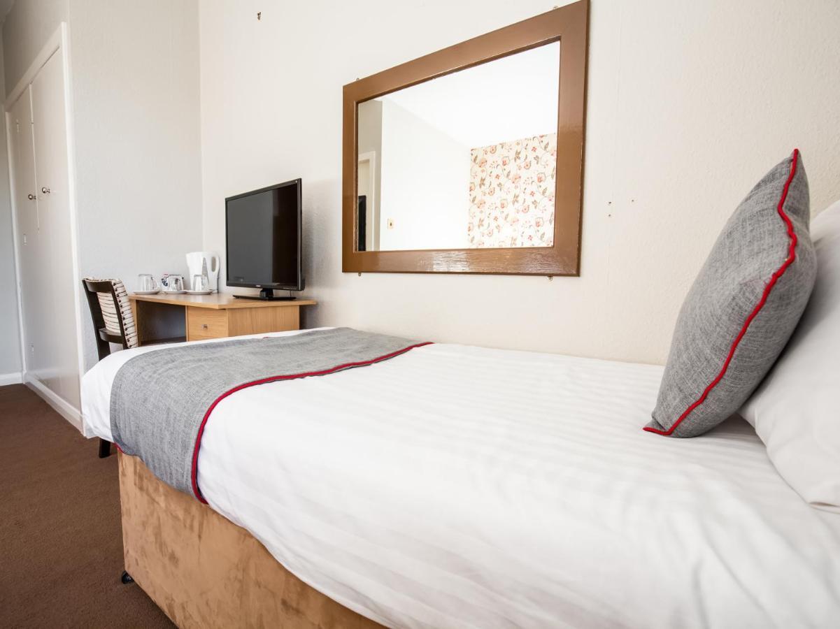เดอะ เบน มอร์ Hotel Grantown-on-Spey ภายนอก รูปภาพ