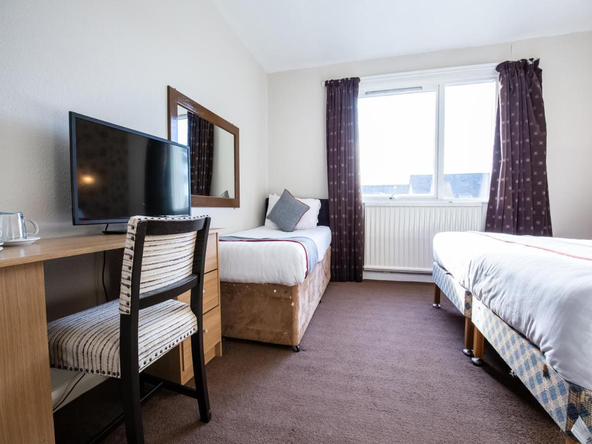 เดอะ เบน มอร์ Hotel Grantown-on-Spey ภายนอก รูปภาพ