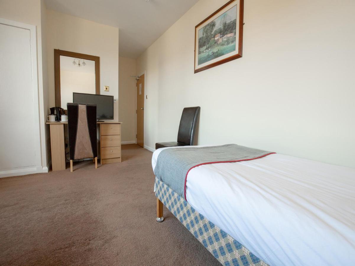 เดอะ เบน มอร์ Hotel Grantown-on-Spey ภายนอก รูปภาพ