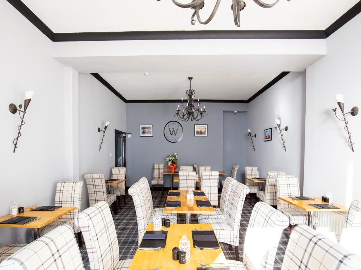 เดอะ เบน มอร์ Hotel Grantown-on-Spey ภายนอก รูปภาพ