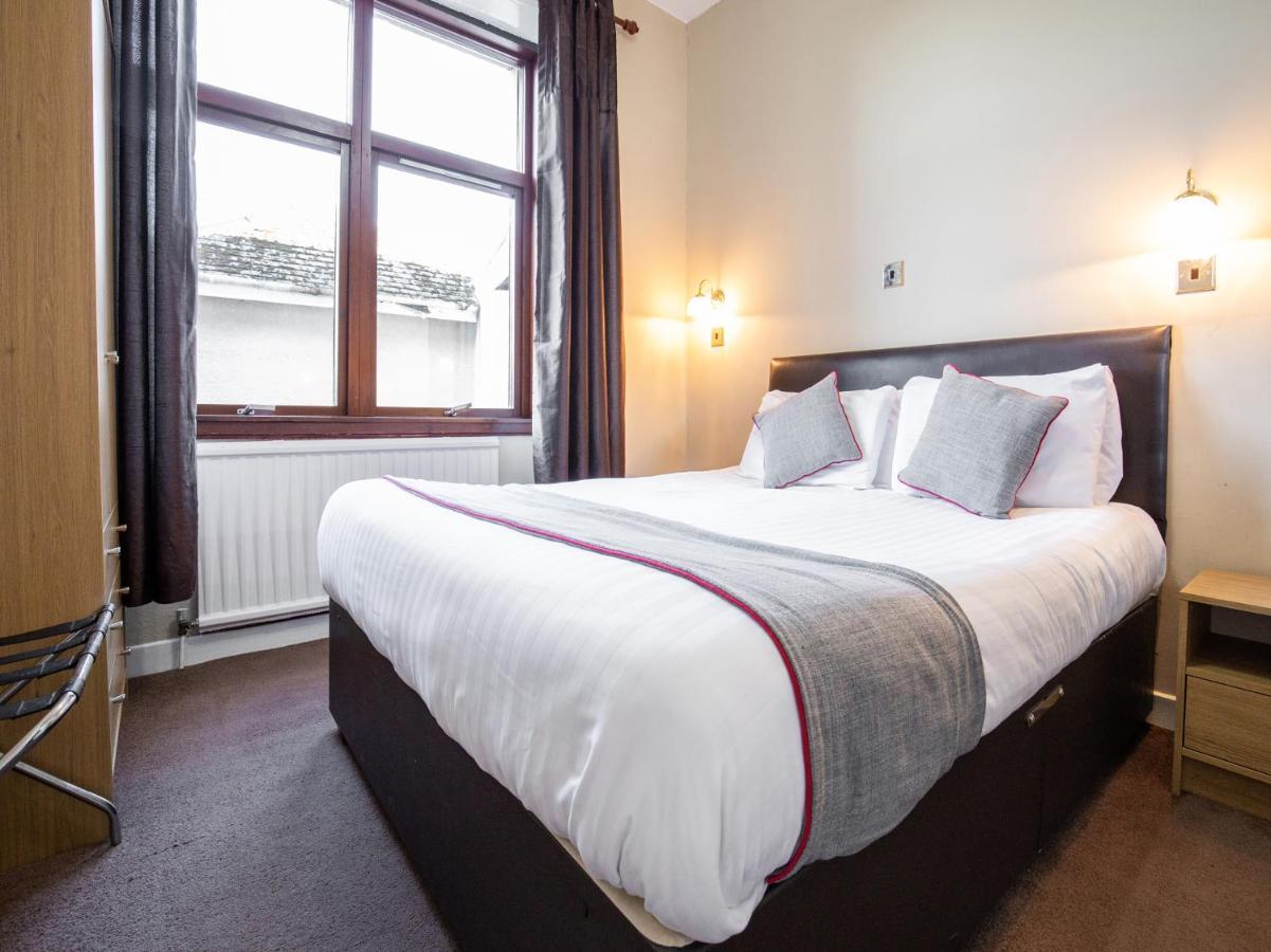 เดอะ เบน มอร์ Hotel Grantown-on-Spey ภายนอก รูปภาพ