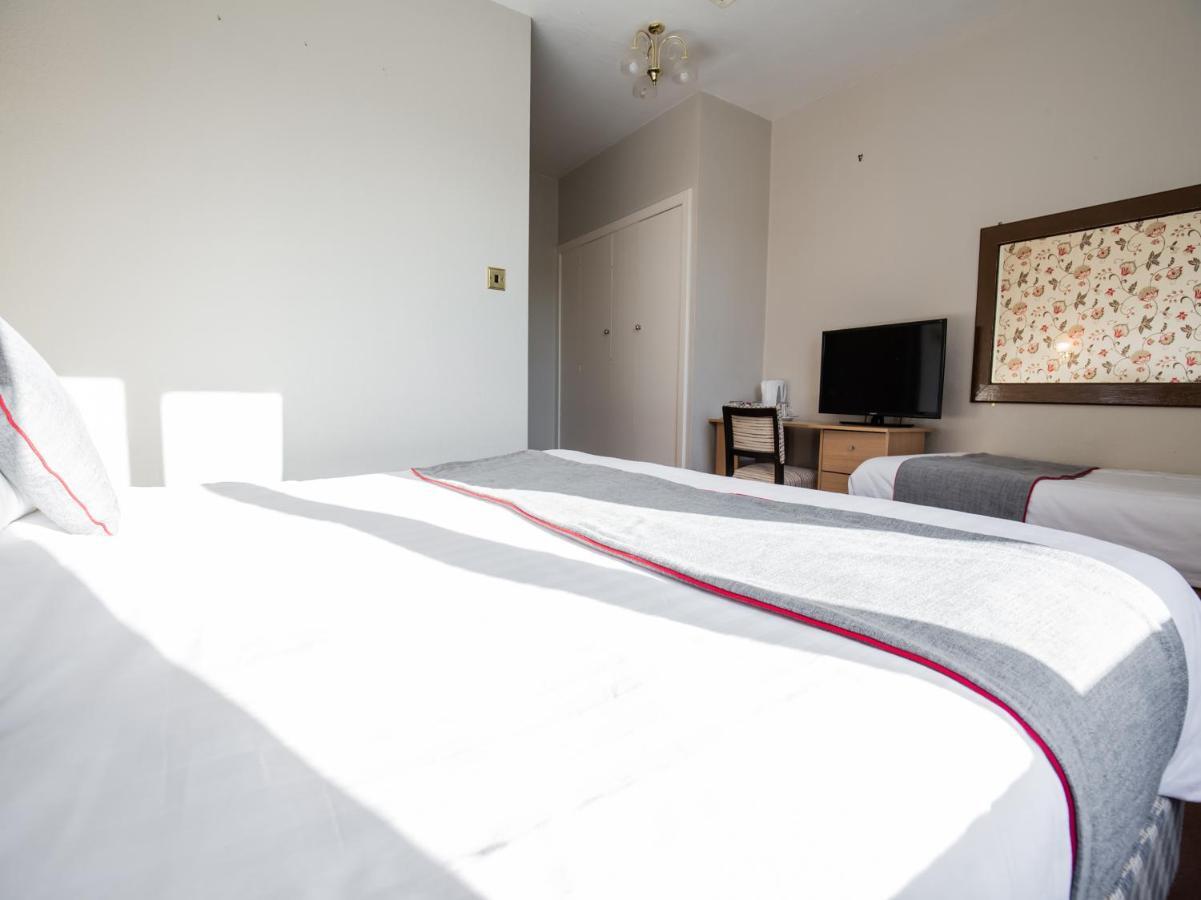 เดอะ เบน มอร์ Hotel Grantown-on-Spey ภายนอก รูปภาพ