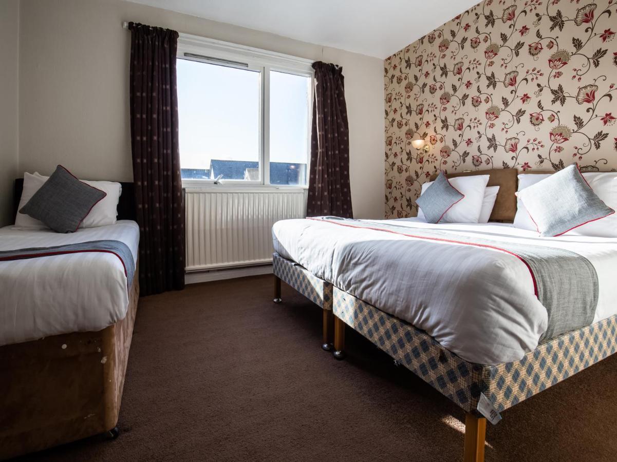 เดอะ เบน มอร์ Hotel Grantown-on-Spey ภายนอก รูปภาพ