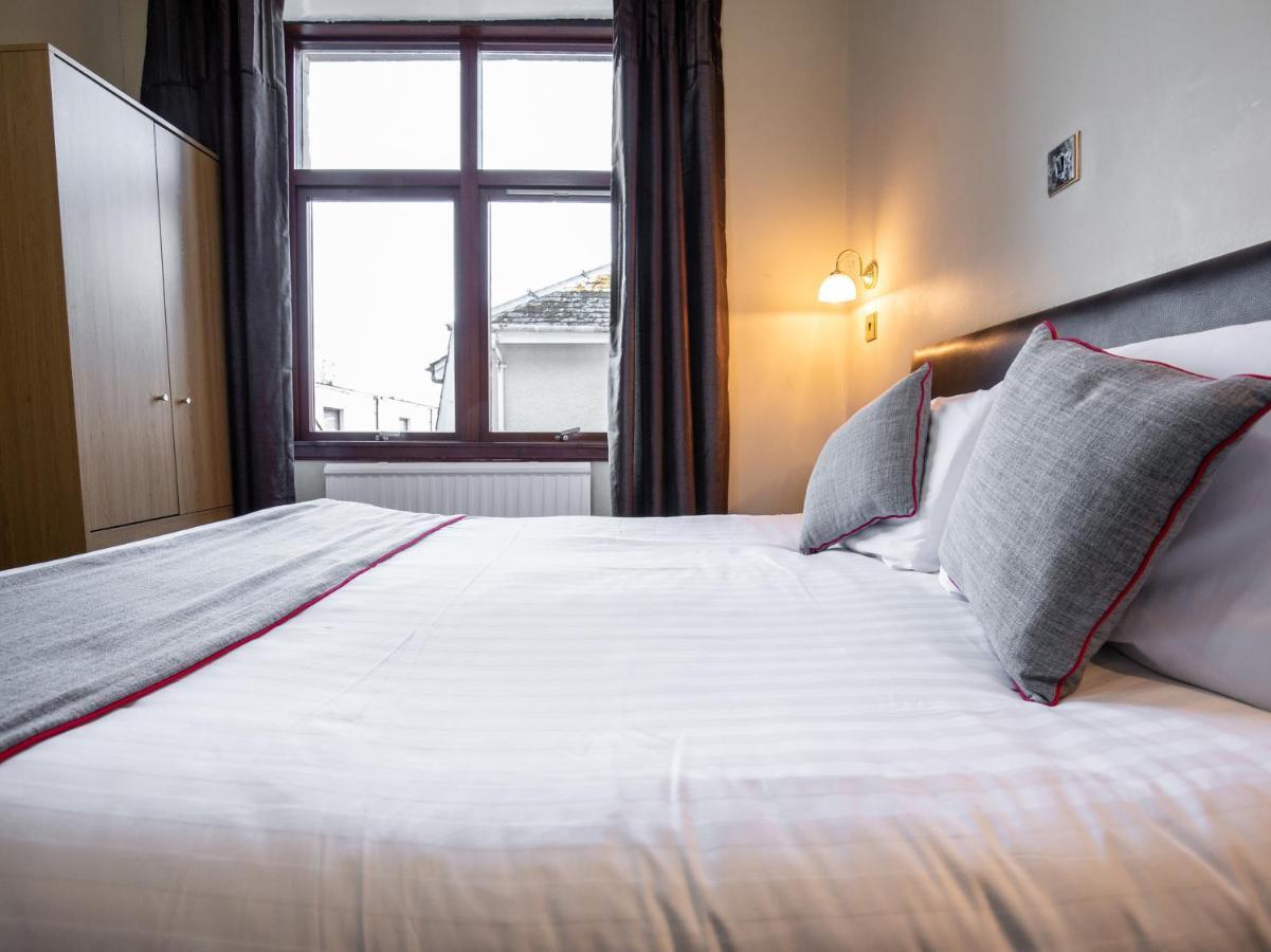 เดอะ เบน มอร์ Hotel Grantown-on-Spey ภายนอก รูปภาพ